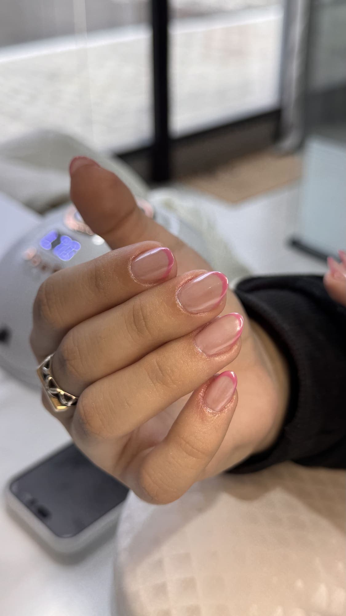 Esmaltação em tom vibrante